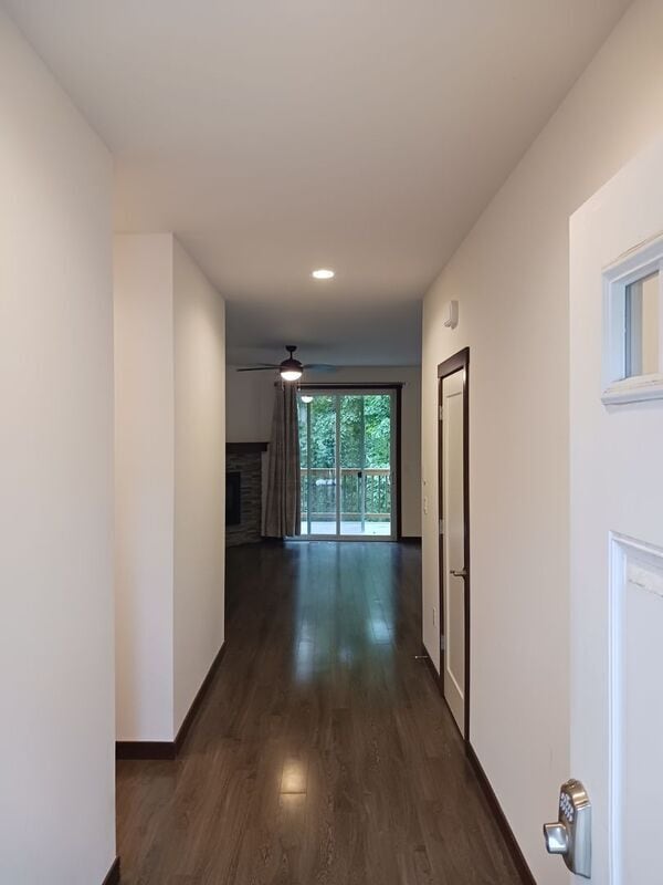 Building Photo - 942 Hadley Way