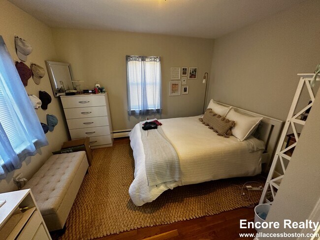 Building Photo - 61 Selkirk Rd