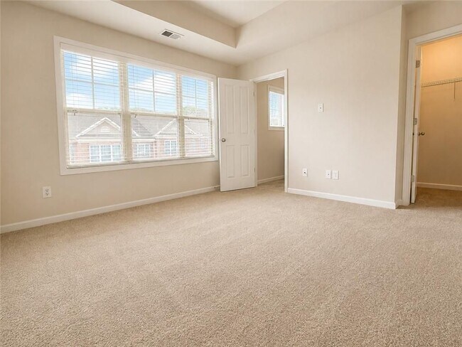 Building Photo - 1207 Lavista Cir NE