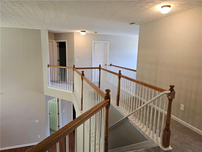 Building Photo - 645 Roxford Ln NE