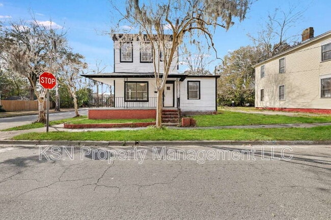 Building Photo - 1921 Reynolds St