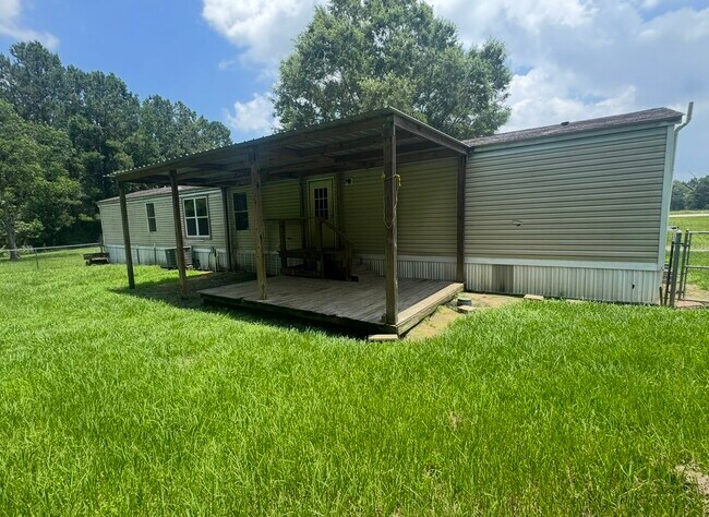Building Photo - 31200 US-96