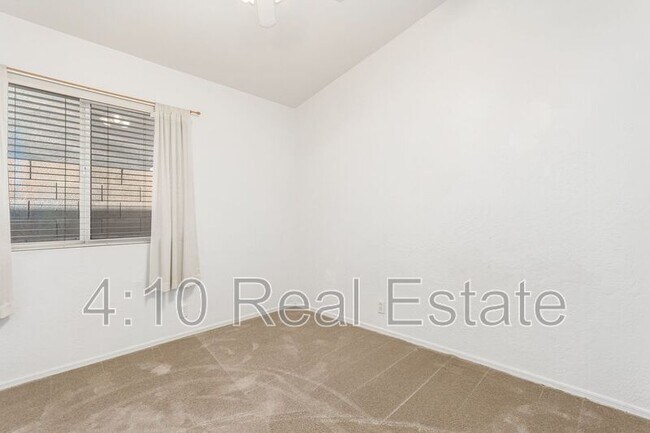Building Photo - 31205 N 45th St