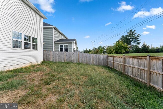Building Photo - 5508 Redgum Ln