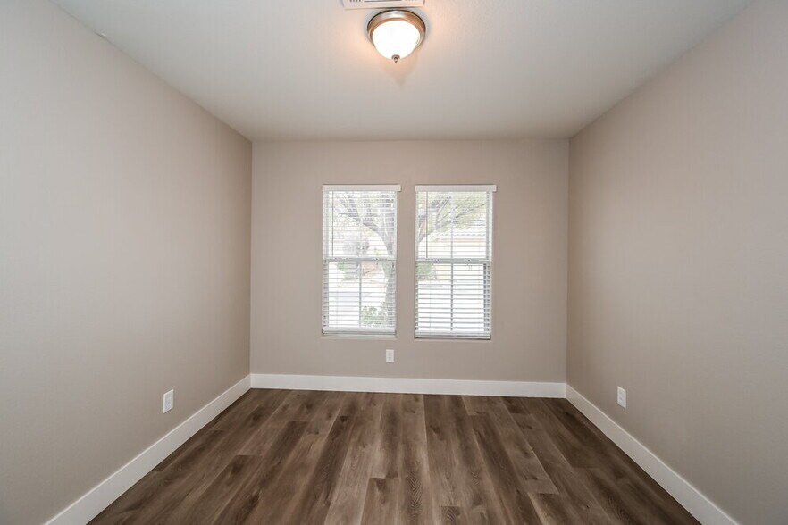 Building Photo - 7489 S Dune Sunflower Ct