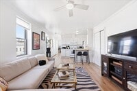 Building Photo - 817 10th St