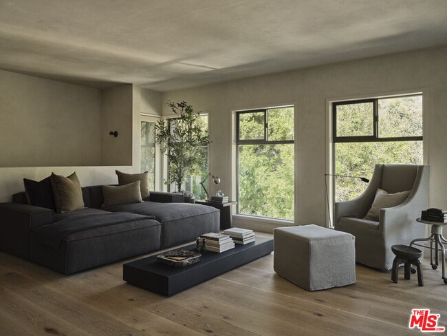 Building Photo - 10420 Lisbon Ln