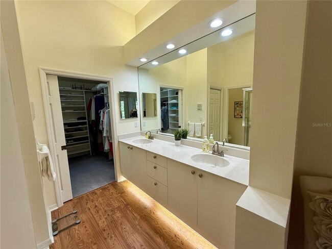 Building Photo - 7628 Whitebridge Glen