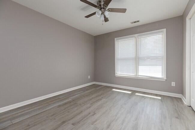 Building Photo - 123 Bordeaux Ln