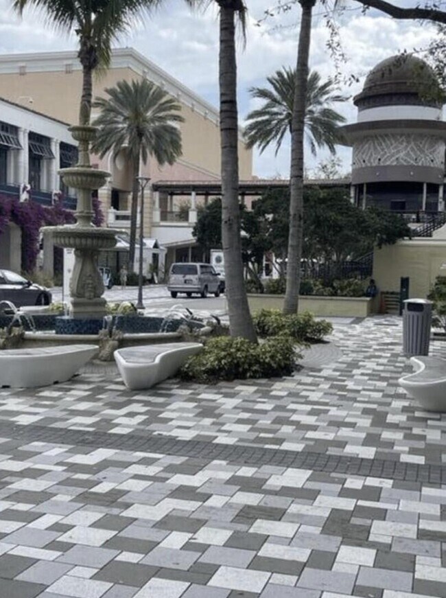 Building Photo - 3636 Whitehall Dr