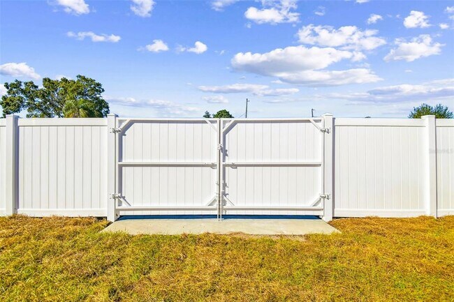 Building Photo - 7717 W Powhatan Ave