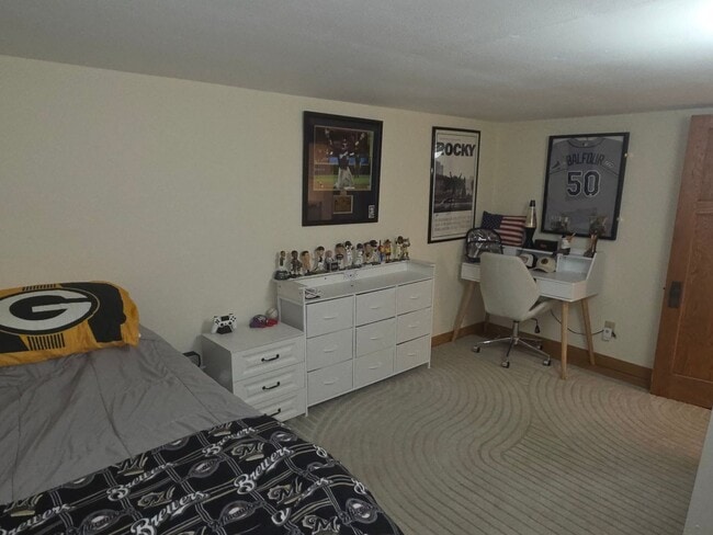 Building Photo - Updated 3 bedroom Racine ranch