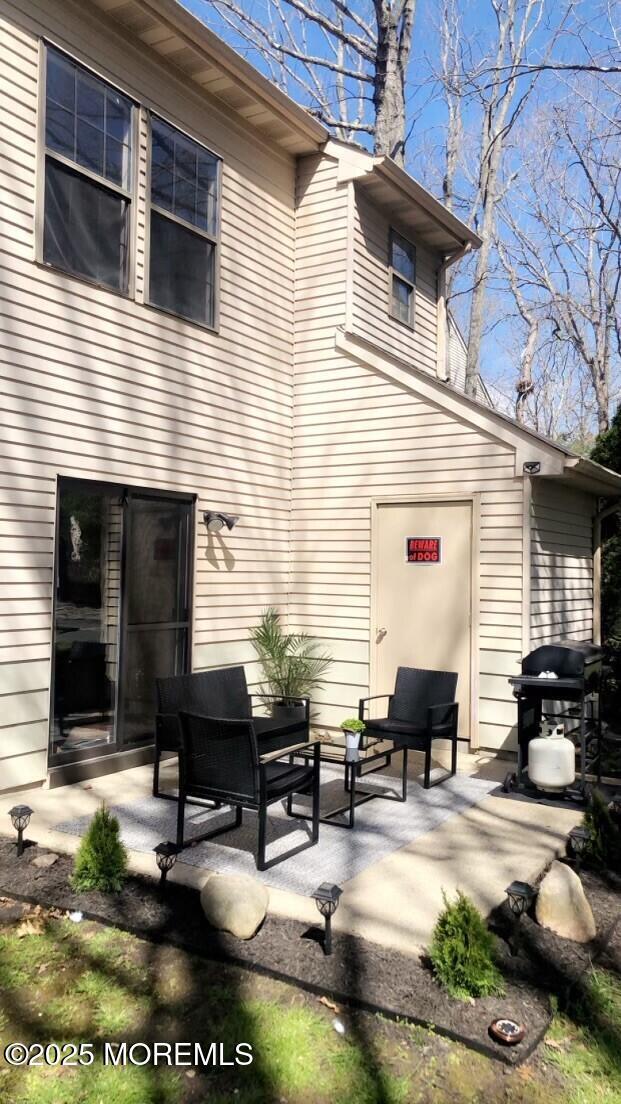 Building Photo - 108 Daisy Ct