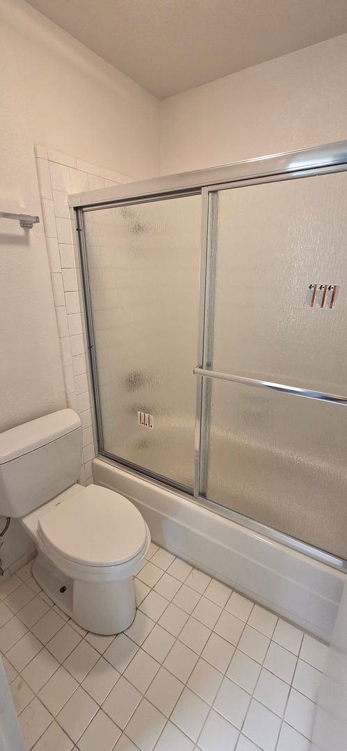 Building Photo - Spacious 1-bed 1-bath condo now available ...