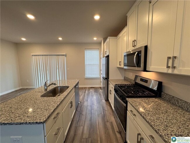 Building Photo - 7634 Clayton Ave