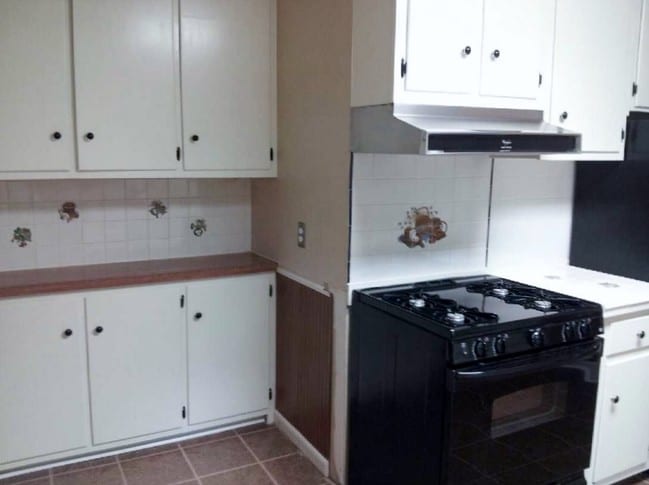 Building Photo - 2215 W Admiral Ave