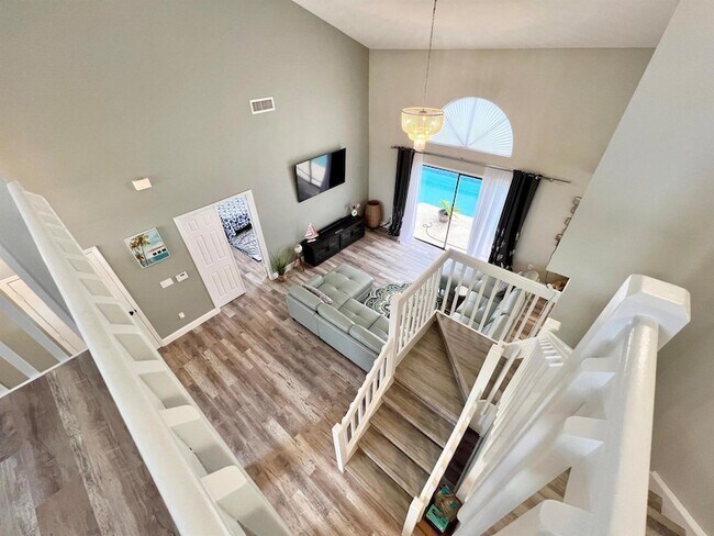 Building Photo - 12989 Meadowbreeze Dr