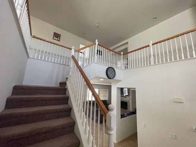 Building Photo - EASTVALE GREAT NEIGHBORHOOD- 4+2.5 EXECUTIVE HOME, QUIET NEIGHBORHOOD - AVAILABLE NOW!!! ONLY 1 G...