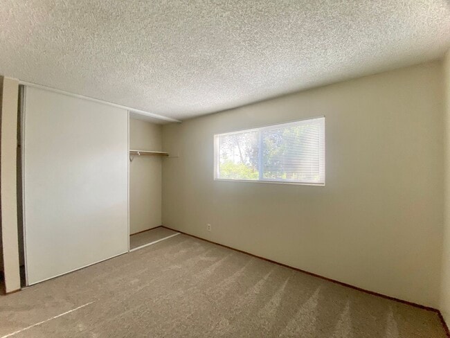 Building Photo - 33935 13th St