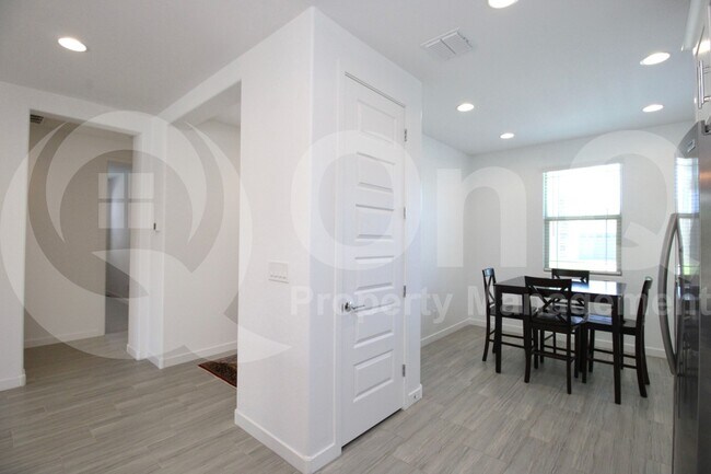 Building Photo - 8908 W Bethany Heights Dr