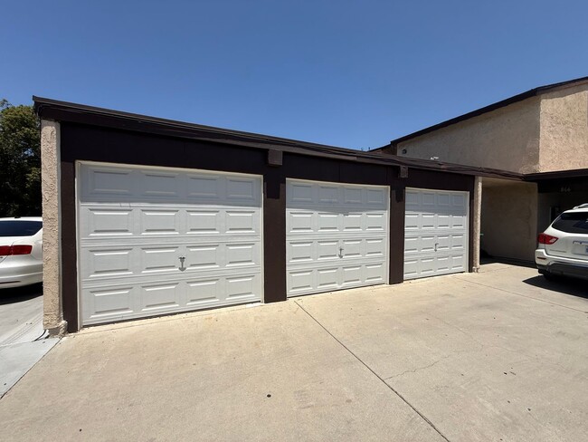 Building Photo - 2 Bedroom 2 Bath in Hemet!