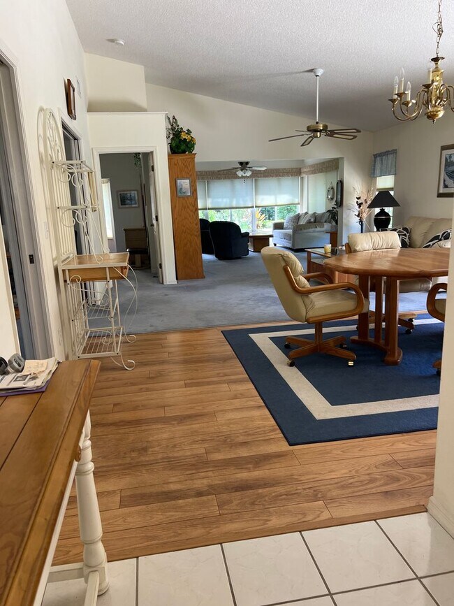 Building Photo - Fabulous Newly available Seasonal Rental i...