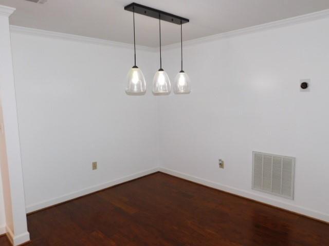 Building Photo - 4115 Pine Heights Dr NE