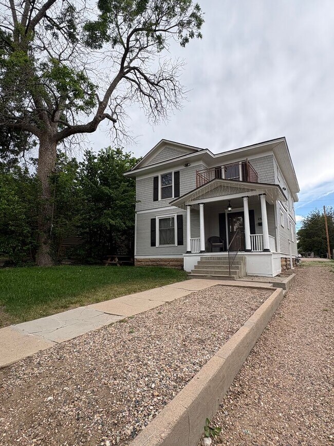 Building Photo - Private Suites in a Beautiful Shared Home Near UNC & Coffee Shops