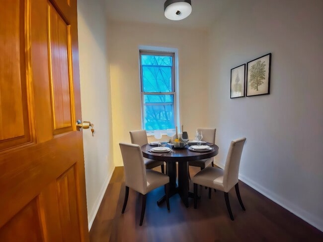 Building Photo - 21-18 Rene Ct