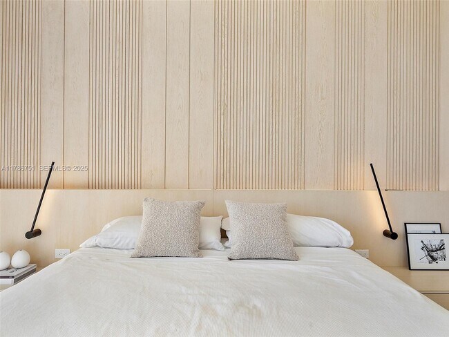 Building Photo - 21 Isle of Venice Dr