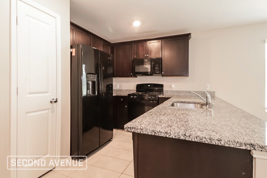 Building Photo - 6088 Determine Ln