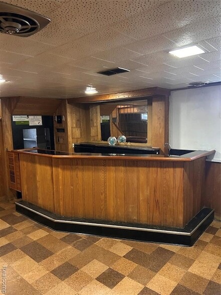 Building Photo - 15161 Sprenger Ave