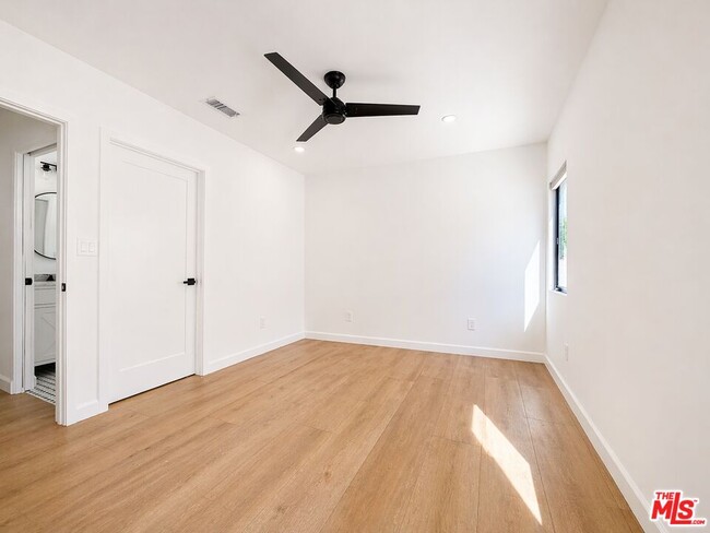 Building Photo - 818 N Genesee Ave