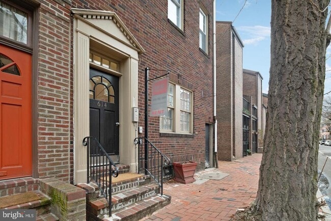 Building Photo - 614 Pine St