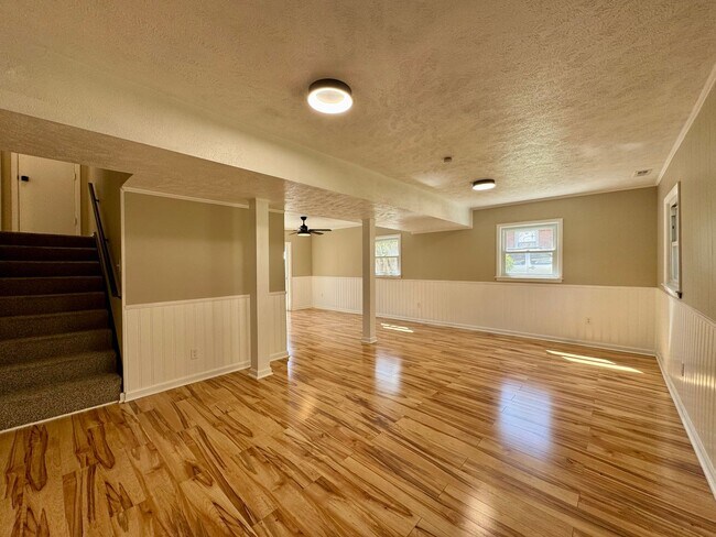 Building Photo - 1089 Torrey Dr