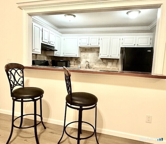 Building Photo - 11 Byrne Ct