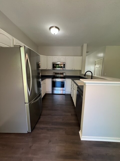 Building Photo - 696 Wilke Pl