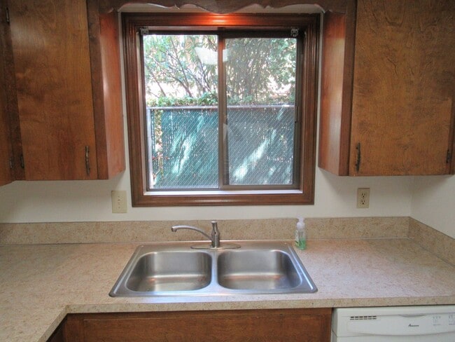 Building Photo - Two Bedroom Apartment by Bush Park