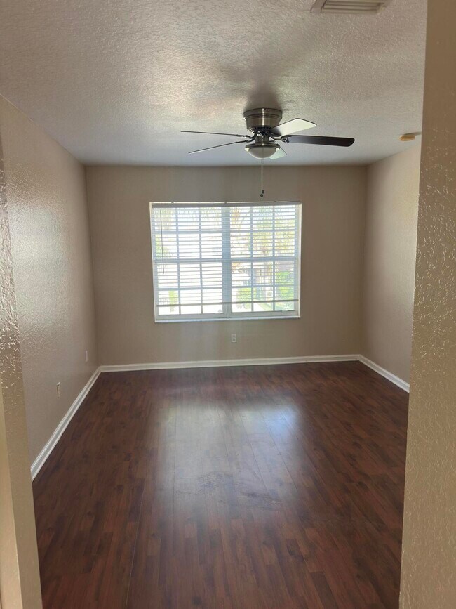 Building Photo - 5409 Eastbay Dr