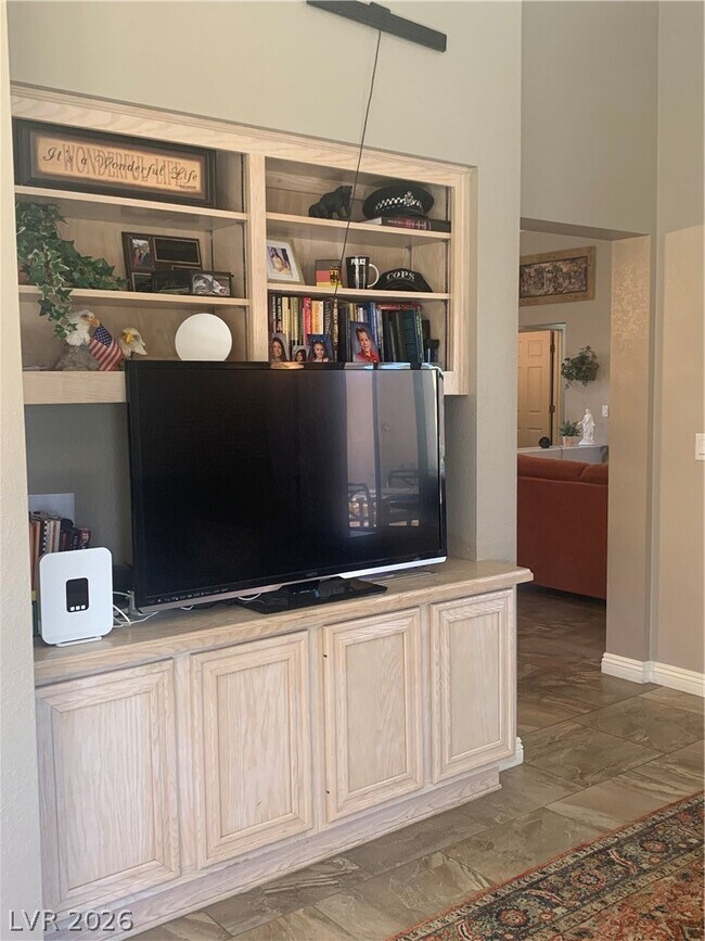 Building Photo - 2924 Crown Ridge Dr