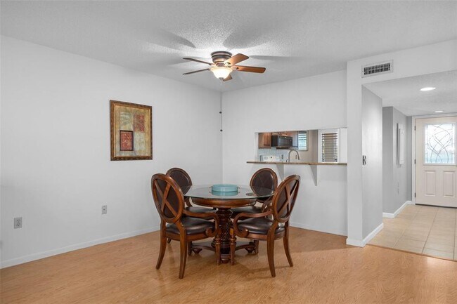 Building Photo - 8251 Brent St