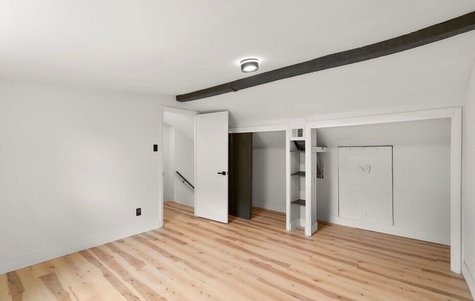 Building Photo - 577 Brook Rd