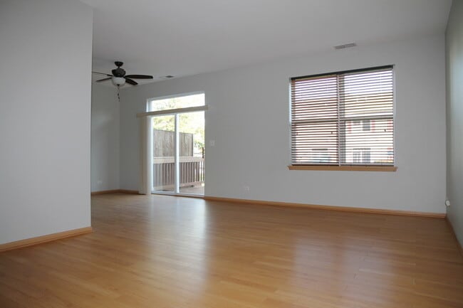 Building Photo - 383 Chesapeake Ln