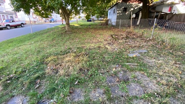 Building Photo - 401 1st Ave