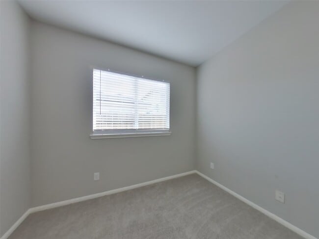 Building Photo - 3963 Mossy Spring Ln