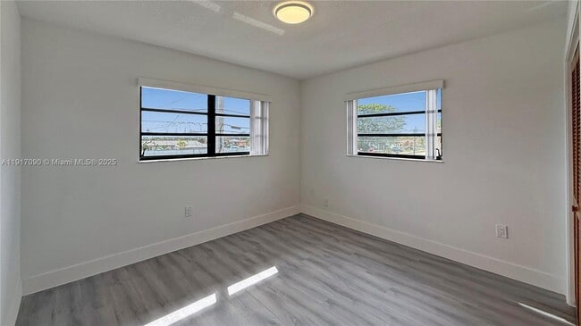 Building Photo - 8877 SW 36th St