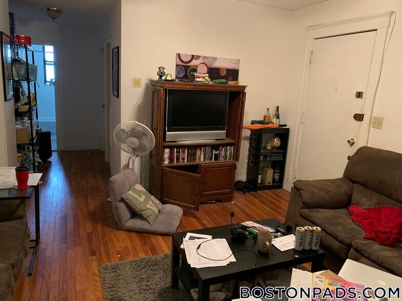 Building Photo - 19 Egremont Rd