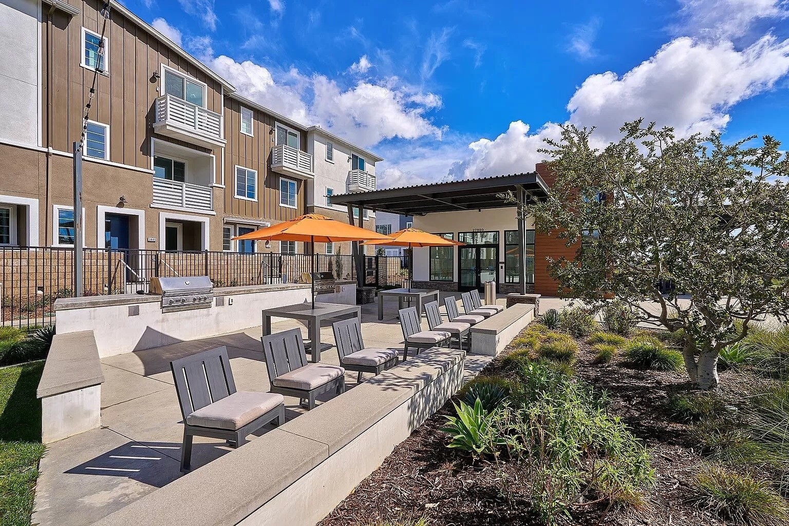 Building Photo - 27717 Stonehurst Ln