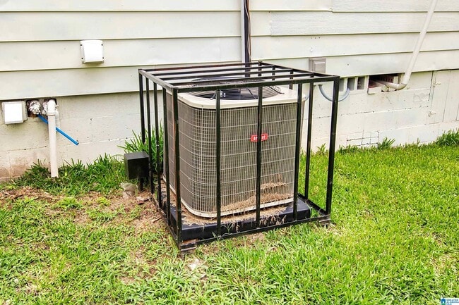 Building Photo - 1133 7th Ave