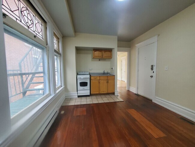Building Photo - 1639 W Turner St